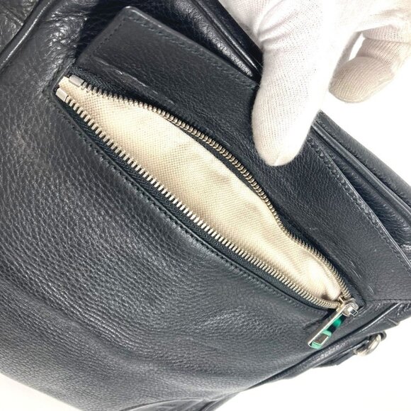 GUCCI Black Leather Shoulder Bag - Picture 11 of 16